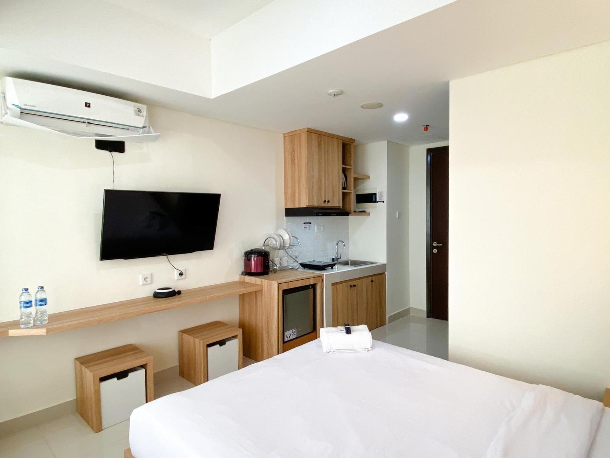 Simply Look Studio Room Pollux Chadstone Apartment By Travelio Cikarang Exterior photo